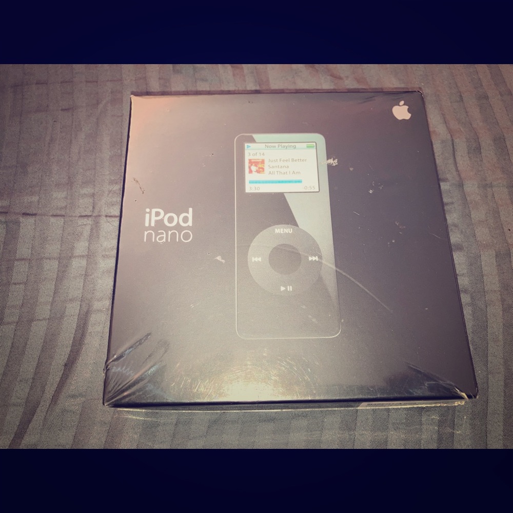 🌼Brand New Still Packaged 1st Gen IPod Nano🌼
